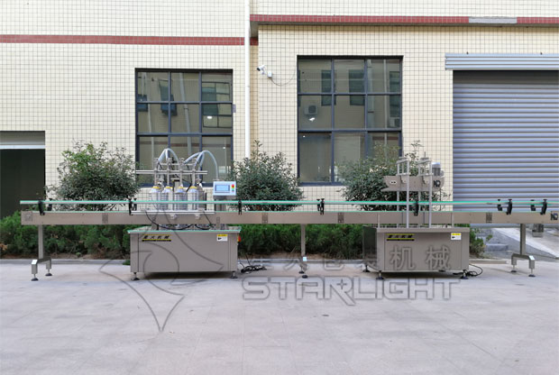 星火全自動菜籽油灌裝機(jī)設(shè)備展示